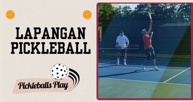 Playing on a Lapangan Pickleball